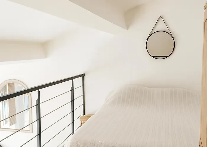 Maison Bord De Avec 2 Et Grande Mezzanine Agde